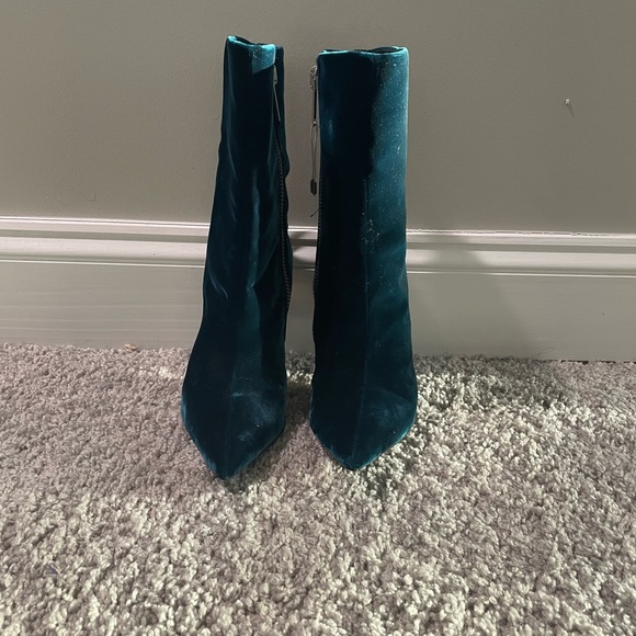 Boot season - Picture 3 of 4